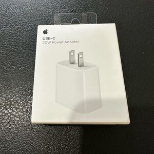 Apple USB-C Power Adapter 20W - Sleek White